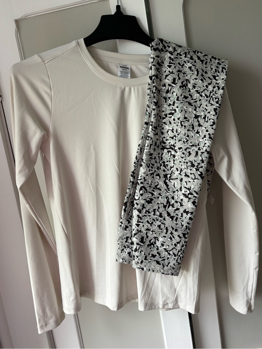 BRAND NEE WITH TAGS RBX Women’s XS Long Sleeve and Leggings Set